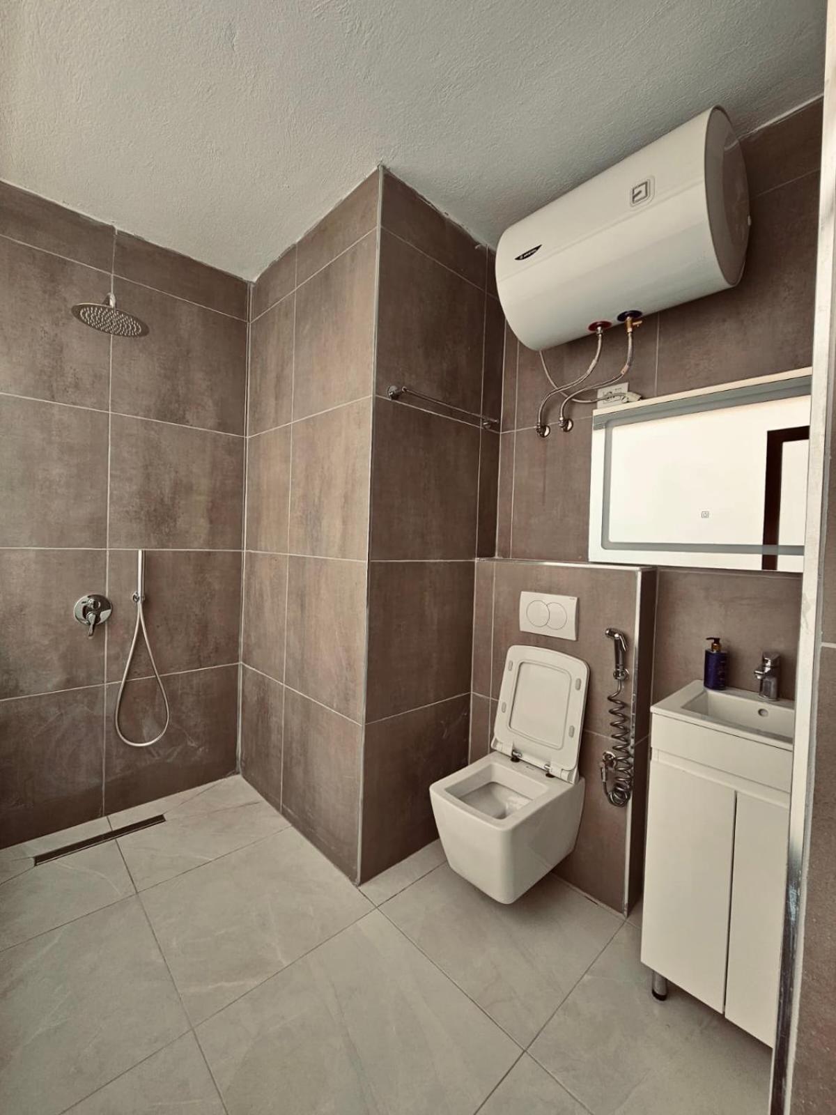 Hi5 Rooms Tirana Exterior photo