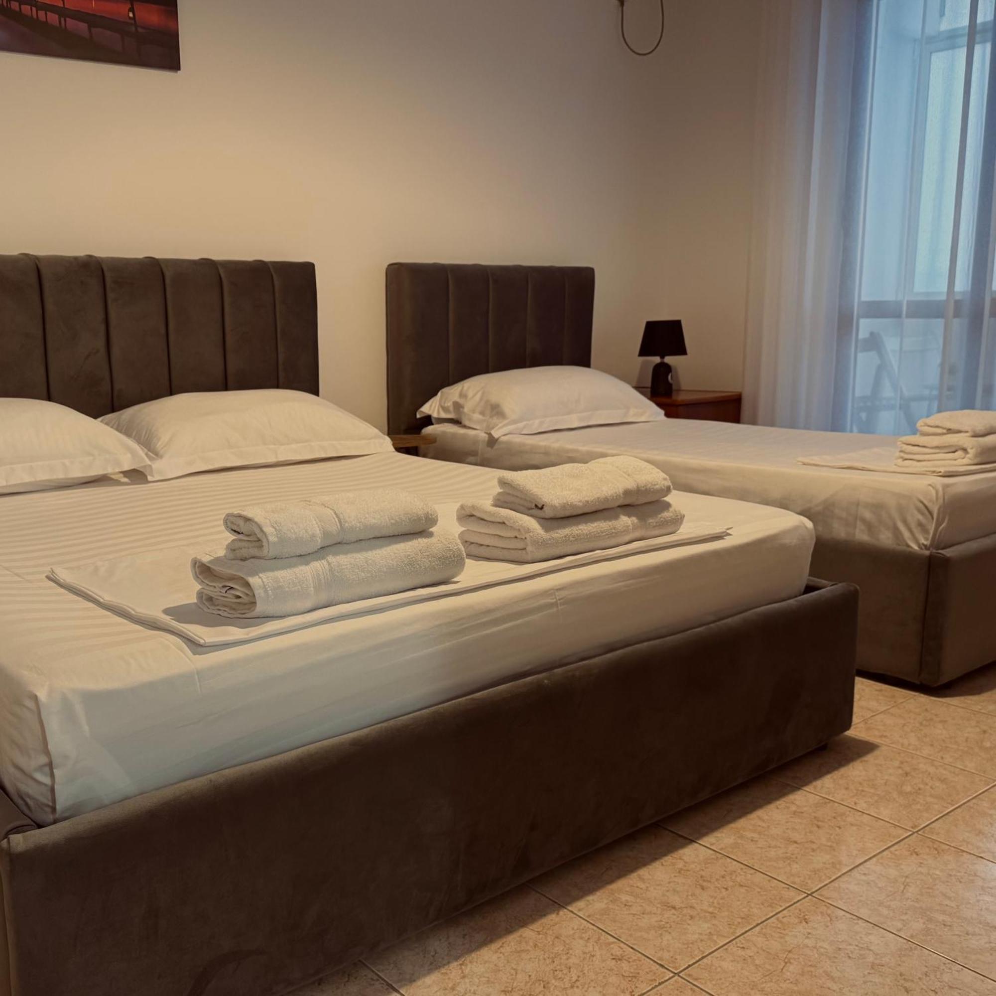 Hi5 Rooms Tirana Exterior photo